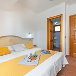 Casa Mediterraneo *